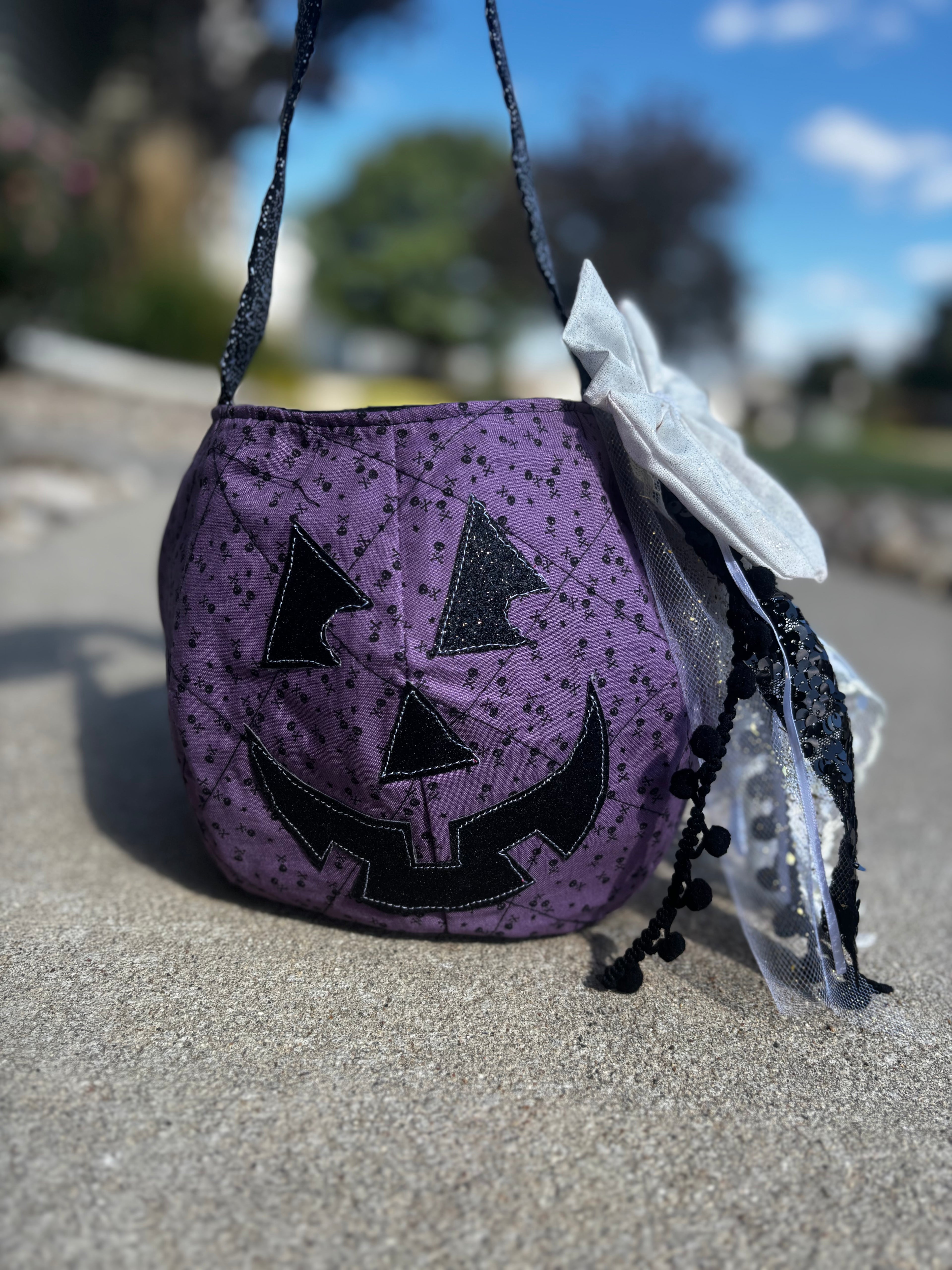 Skully Pumpkin Tote